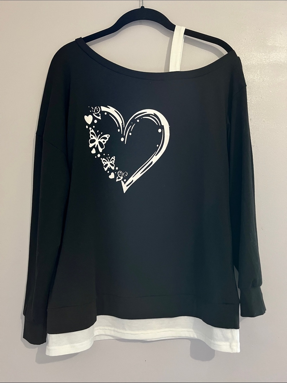 Black Heart Graphic Layered-Look Women’s Top Large t shirt